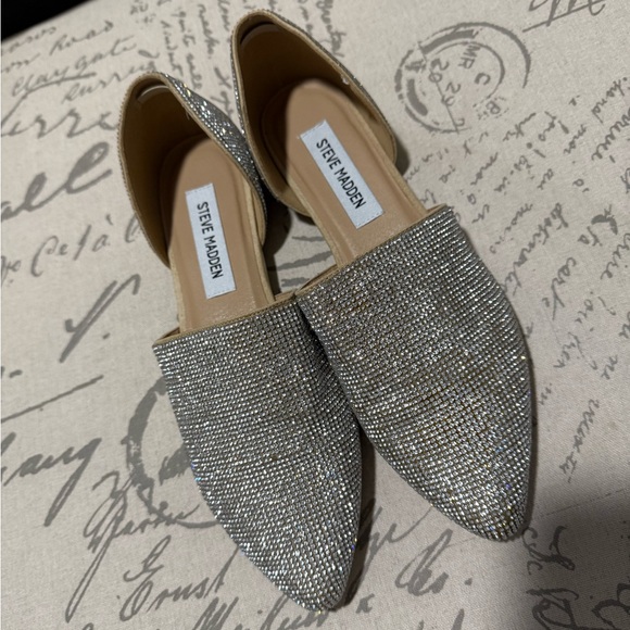 Steve Madden Silver Glitter Flats - Picture 1 of 3